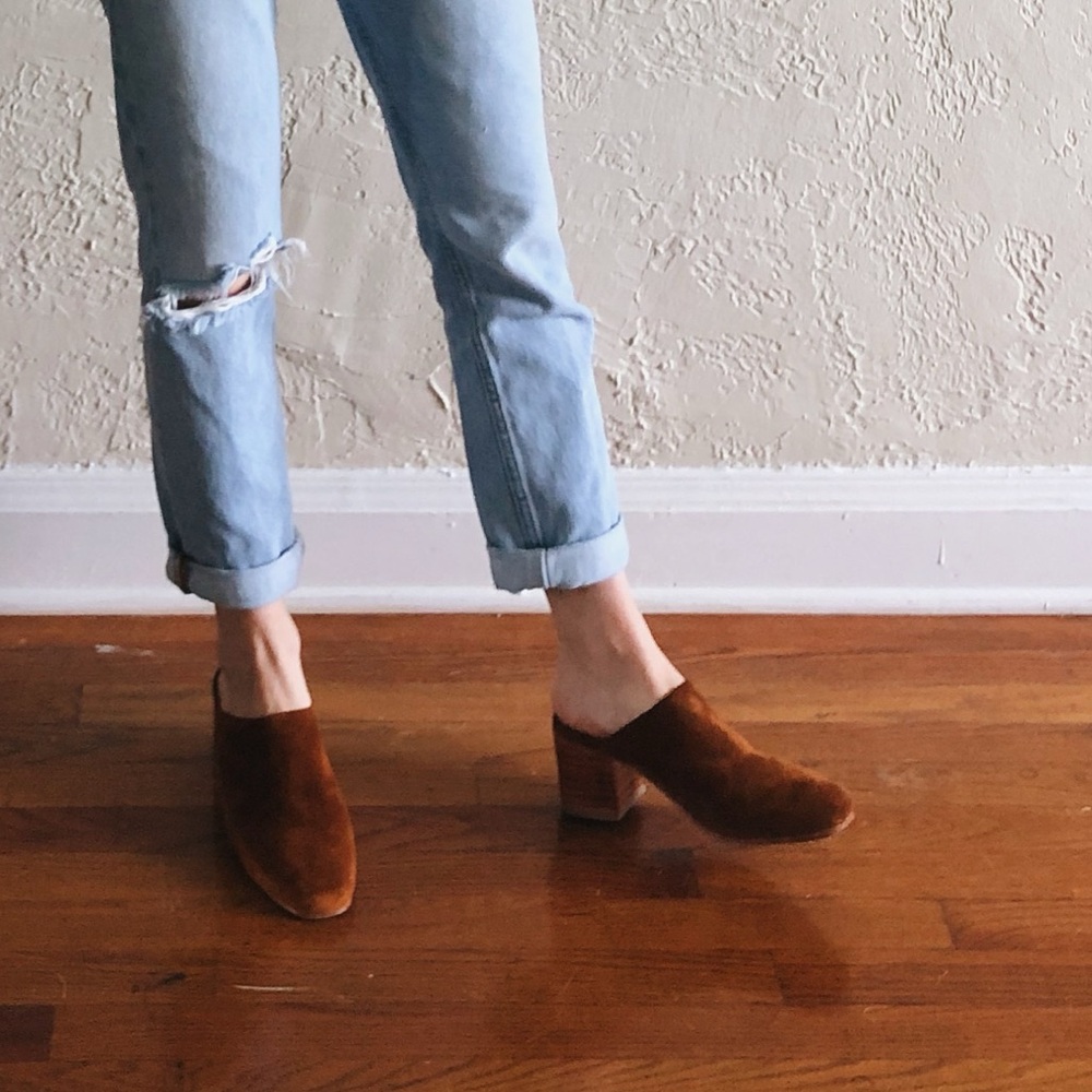 Nisolo - All Day Heeled Suede Mule - Picture 11 of 13
